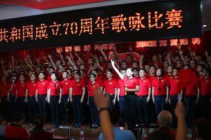 为不打扰舍友休息，郑州一男生寝室阳台挑灯夜读备考，大学舍友该如何相处？游戏画面